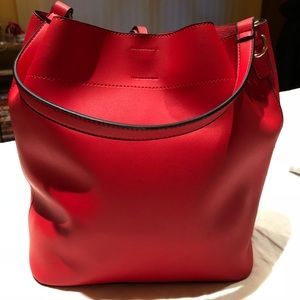 Red Tote Pleather Bag NWT🌺